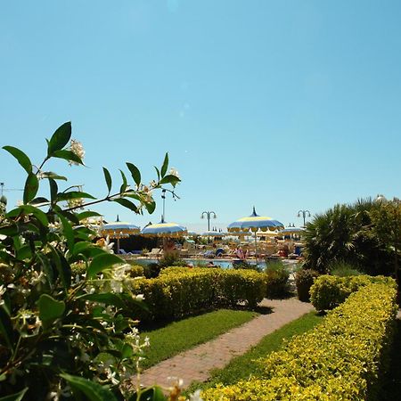 Eurobeach Residence カヴァッリーノ・トレポルティ エクステリア 写真