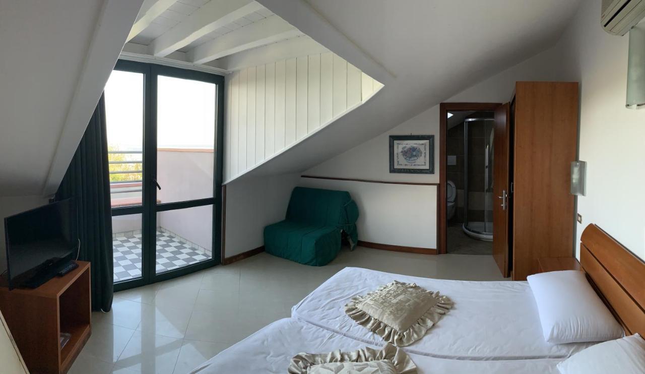 Eurobeach Residence カヴァッリーノ・トレポルティ エクステリア 写真