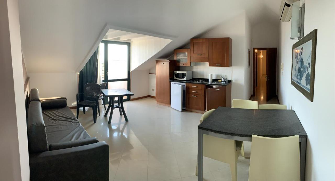 Eurobeach Residence カヴァッリーノ・トレポルティ エクステリア 写真