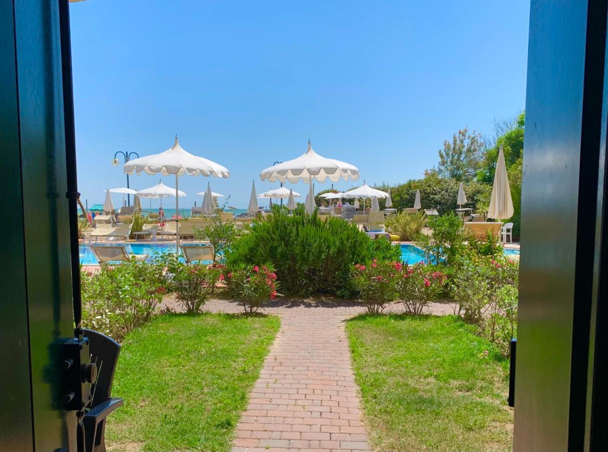 Eurobeach Residence カヴァッリーノ・トレポルティ エクステリア 写真