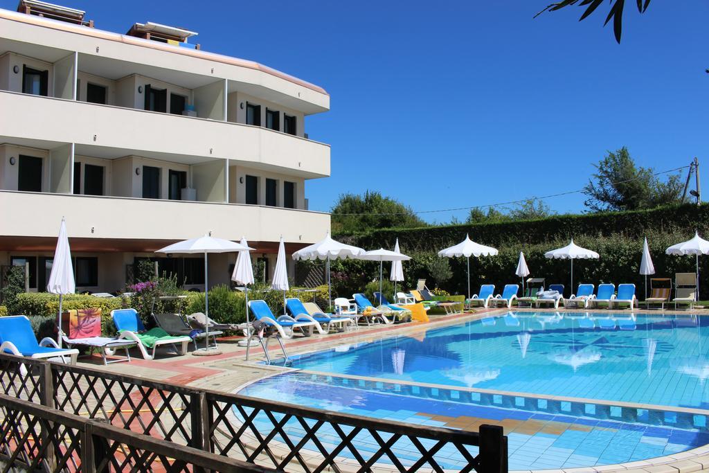 Eurobeach Residence カヴァッリーノ・トレポルティ エクステリア 写真