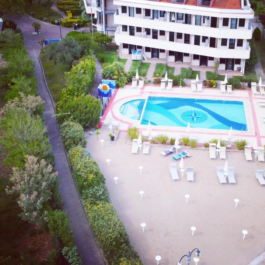 Eurobeach Residence カヴァッリーノ・トレポルティ エクステリア 写真
